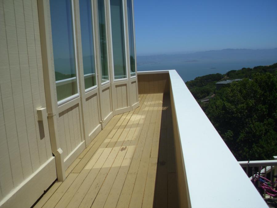 Picture of This wraparound deck in Tiburon overlooks the bay. - Thomas A Daly Construction