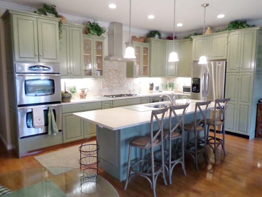 Picture of Thompson Construction recently completed this kitchen remodel. - Thompson Construction, Inc.
