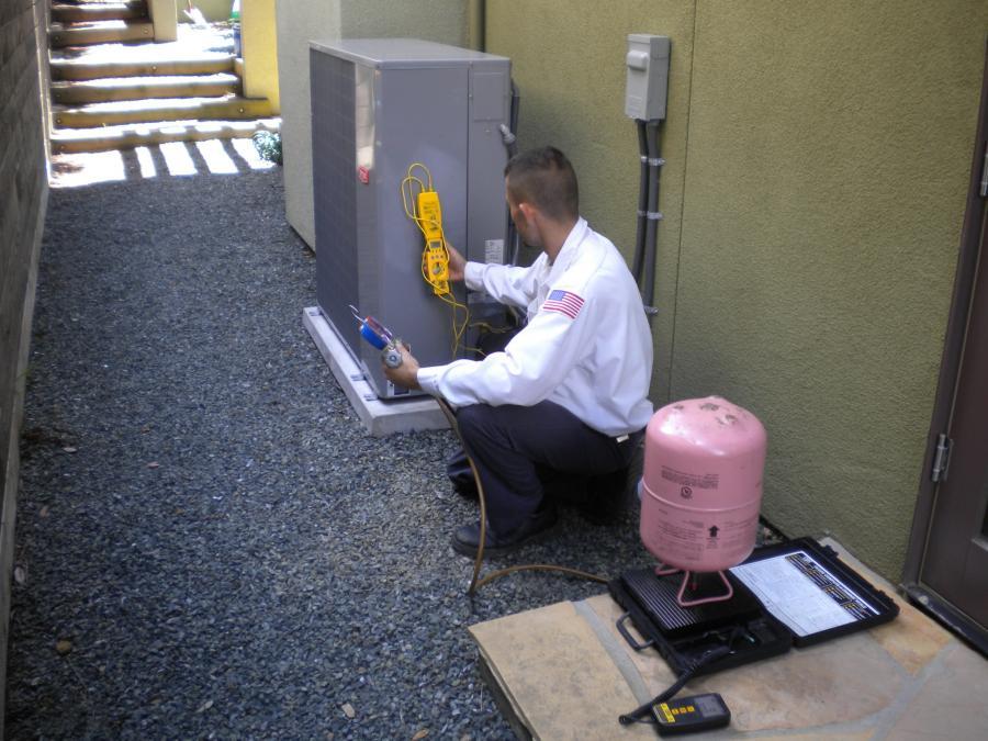 Picture of Charging an outdoor unit - A-1 Guaranteed Heating & Air, Inc.