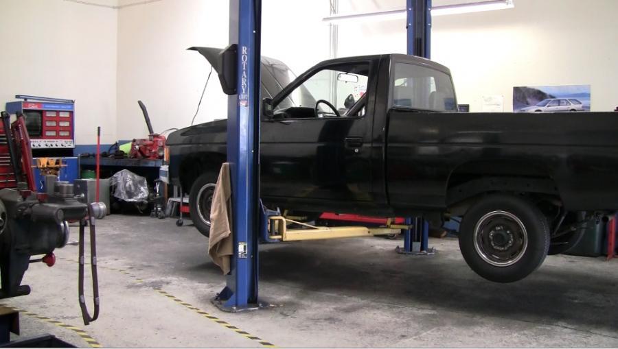 Picture of Acur-it Auto Repair works on trucks that weigh 1.5 tons or less. - Acur-it Auto Repair