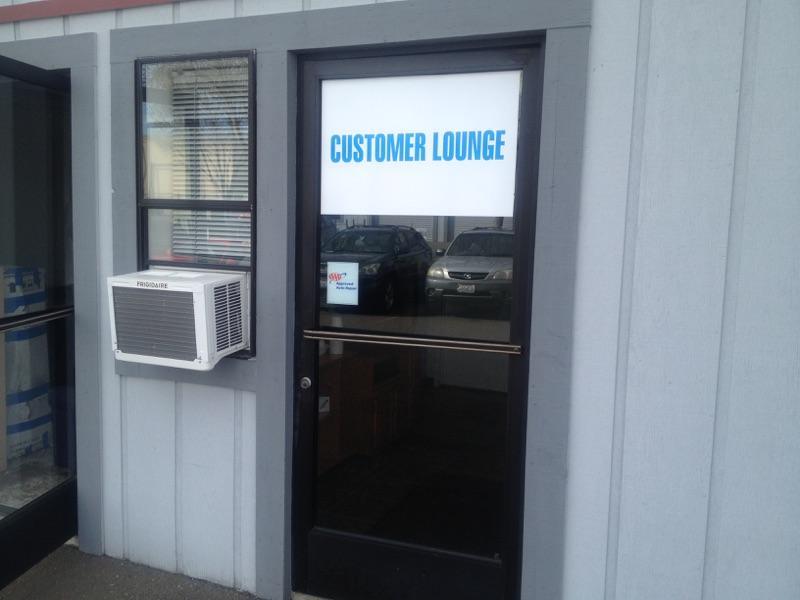 Picture of Acur-it Auto Repair's customer lounge is equipped with air conditioning. - Acur-it Auto Repair