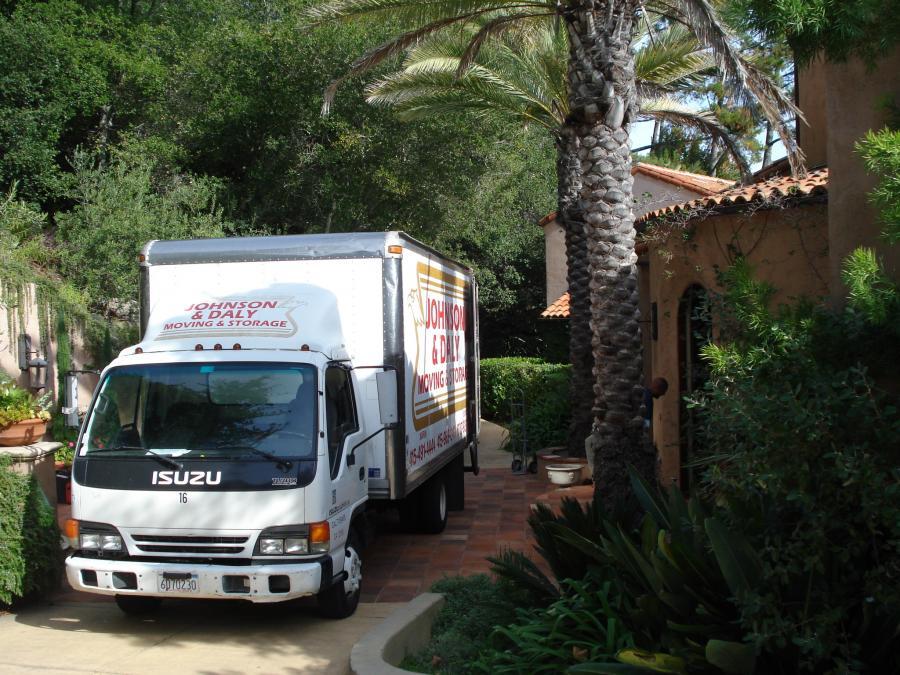 Picture of Johnson & Daly's trucks can fit all types of driveways. - Johnson & Daly Moving & Storage