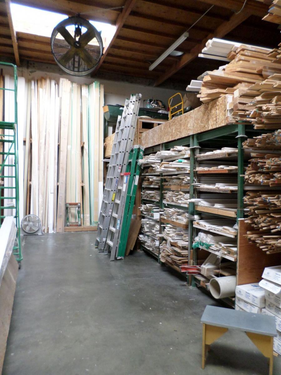Picture of Many mouldings are in stock and available right away. - Moulding Masters Of California