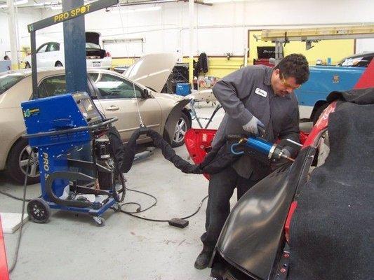 Picture of B2 Perfection Auto Body uses the most modern equipment available. - B2 Perfection Auto Body