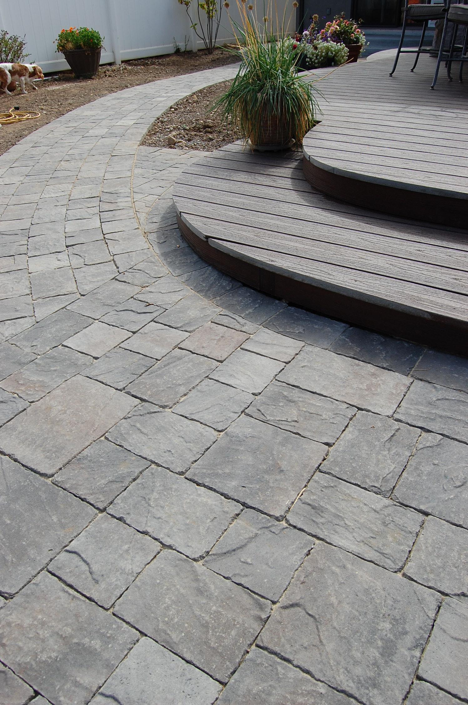 Picture of The Legacy Paver Group installed this circular walkway. - The Legacy Paver Group