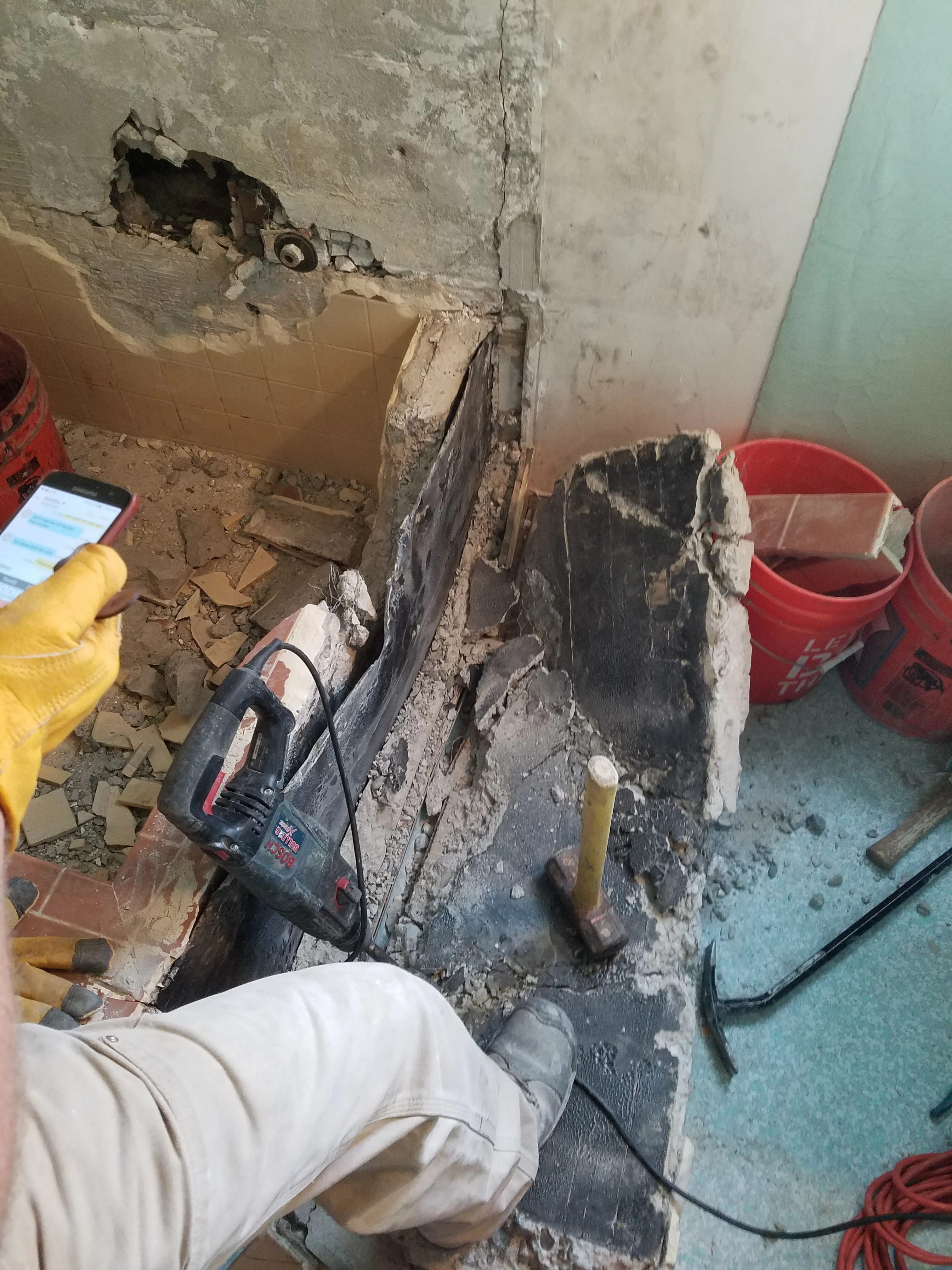 Picture of Dahme Construction is in the midst of a precise demolition project, highlighting their commitment to quality outcomes. With a thoughtful approach to every detail, the team ensures high customer satisfaction ratings. Copyright ©2025 Diamond Certified Resource

 - Dahme Construction