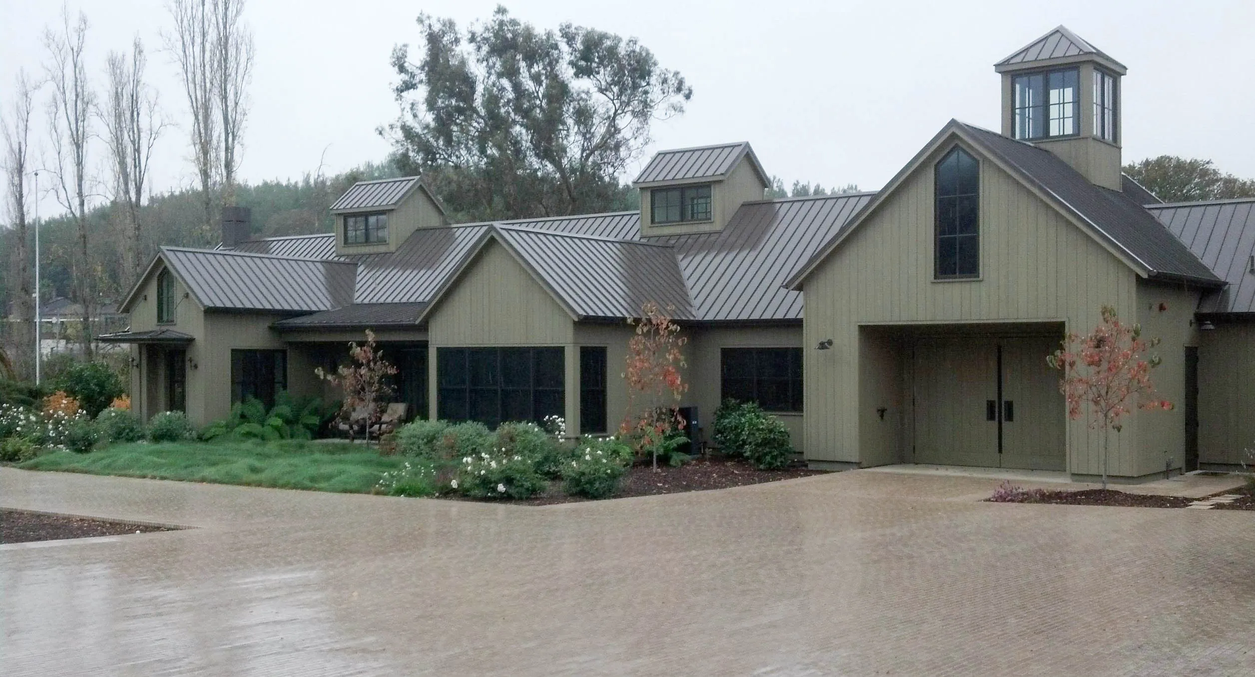 Picture of The sleek lines and durable construction of this metal roof reveal Sterling Roofing Co., Inc.â€™s commitment to high customer satisfaction ratings. Copyright ©2025 Diamond Certified Resource - Sterling Roofing Co., Inc.