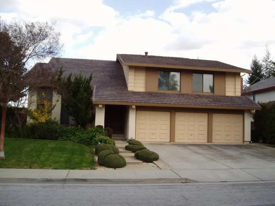 Picture of A well-maintained suburban home displays the artistry of Los Gatos Roofing, reflecting their focus on quality outcomes through meticulously crafted roofing. Recognized for achieving high customer satisfaction ratings, the company enhances the beauty and durability of homes. Copyright ©2025 Diamond Certified Resource

 - Los Gatos Roofing