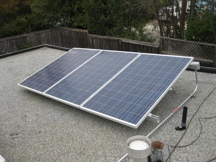 Picture of A solitary solar panel installation reflects High Definition Solarâ€™s commitment to quality outcomes. Positioned on a gravel rooftop, it symbolizes the companyâ€™s dedication to harnessing clean energy. High Definition Solar is recognized for expertise and quality. Copyright ©2025 Diamond Certified Resource

 - High Definition Solar