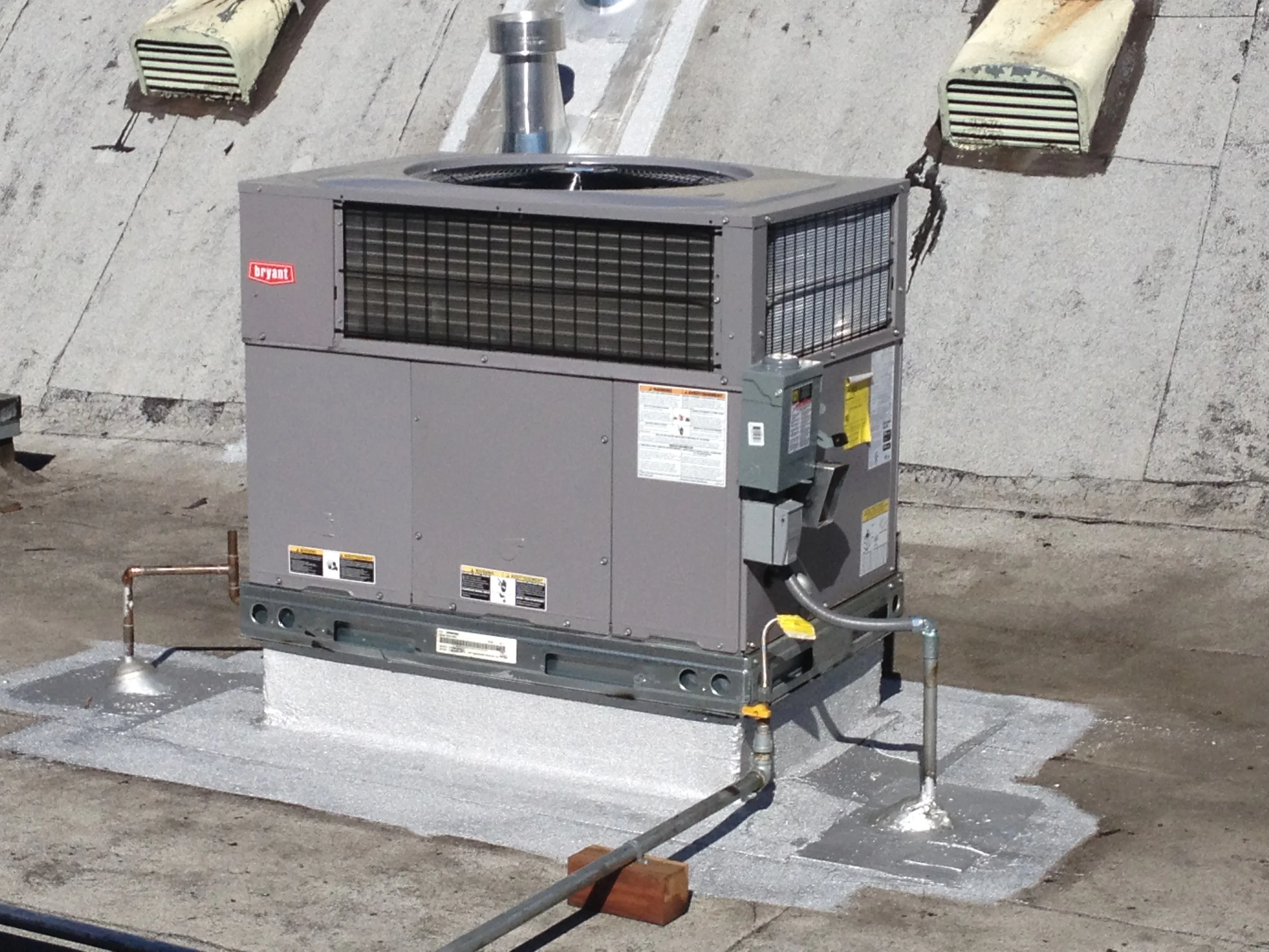 Picture of  On a sunlit rooftop, Enviro Heating & Air Conditioning, Inc. showcases a newly installed HVAC unit, emphasizing the company’s dedication to quality outcomes. Recognized for expertise and quality, their work is a testament to precision and reliability. Copyright ©2025 Diamond Certified Resource.

 - Enviro Heating & Air Conditioning, Inc.