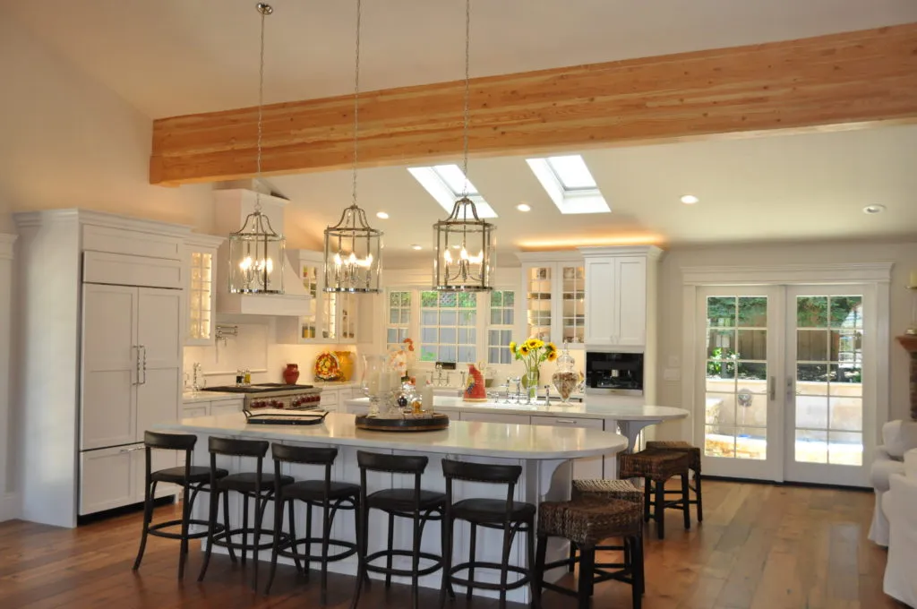 Picture of In this elegantly renovated kitchen, Diablo Valley Cabinetry showcases its expertise and quality, with an impeccable blend of style and functionality. The company is recognized for expertise and quality, crafting spaces that reflect both beauty and precision. Copyright ©2025 Diamond Certified Resource

 - Diablo Valley Cabinetry