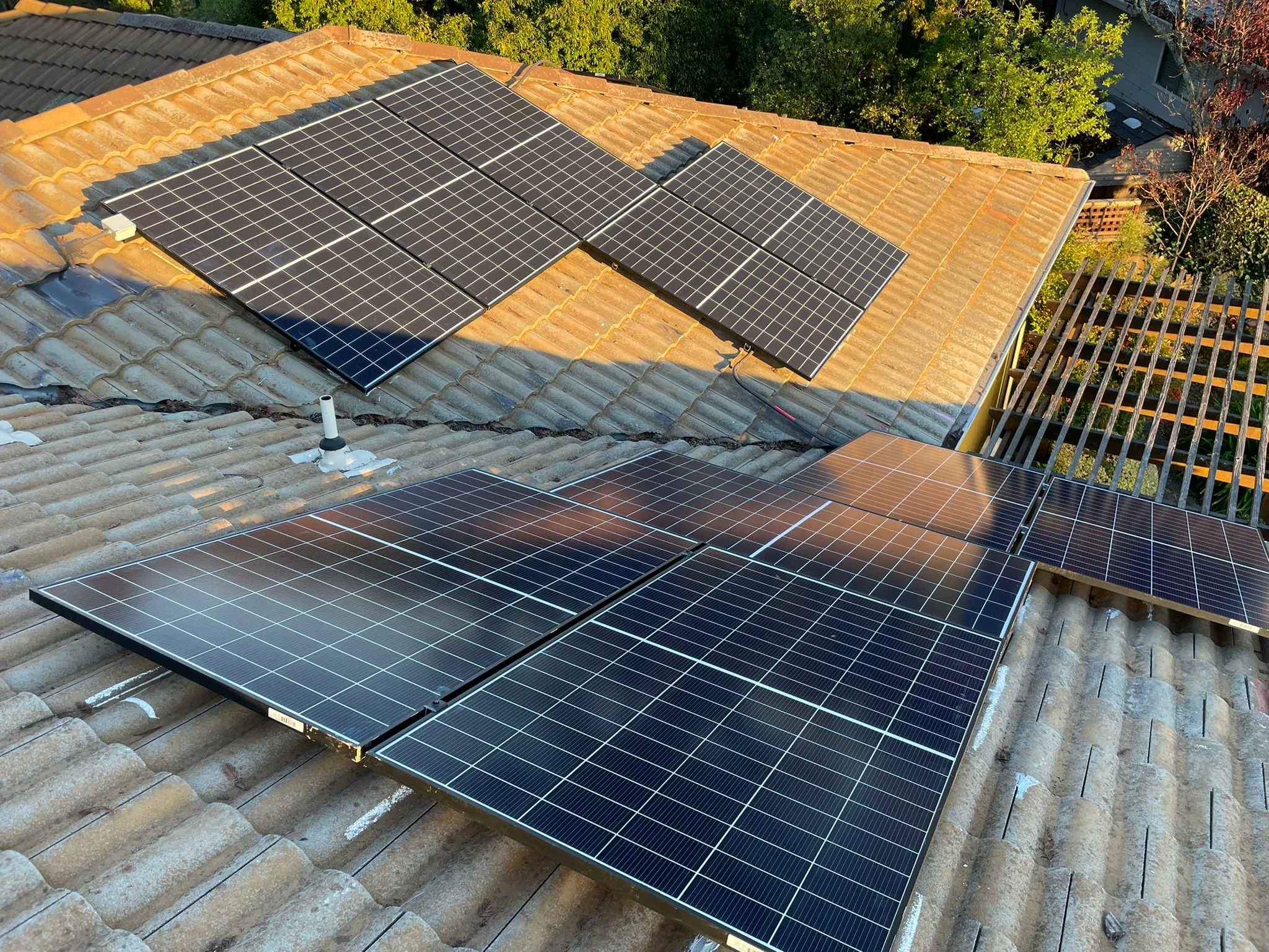 Picture of On a sunlit roof, newly installed solar panels by SolarUnion capture the day's energy. This installation highlights SolarUnion's high customer satisfaction ratings. Copyright ©2025 Diamond Certified Resource

 - SolarUnion